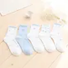 Nueva colección de primavera y verano: azul claro, versátil, estilo coreano, moño simple, calcetines transpirables; calcetines blancos, lindos y femeninos hasta la mitad de la pantorrilla