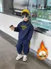 Conjunto de Moletom com Forro de Lã para Meninos, Novo Estilo Outono e Inverno, Roupas Grossas Quentes Frescas e Estilosas para Crianças, Resistentes ao Frio, Não Desbota, Moderno