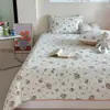 Juego de tres piezas de colcha acolchada de algodón de doble cara con estampado estilo caricatura, sábana de algodón puro, funda para kang de tatami, adecuada para todas las estaciones