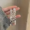 Aretes Largos con Borlas Brillantes de Lentejuelas Doradas y Circonita de Aguja Plateada Aretes Únicos Aretes de Lujo Accesibles Aretes de Aguja Plateada