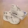 Ins estilo coreano nuevos zapatos de papá de felpa para mujer 2026 invierno estudiante deportivos para correr casuales suela gruesa para aumentar la altura K5705