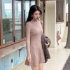 Vestido de malha com gola alta parcial Feminino Outono e Inverno Cor sólida Slim-fit Interno Comprimento médio Saia para quadril Saia-suéter Slim-fit
