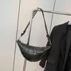 Bolsa Transversal Design Nicho Coreano Textura Bolsa Croissant Bolsa de Ombro Feminina Lançamento Primavera 2026 Cor Sólida Bolsa Dumpling Feminina