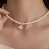 Colgante de Mini Falda de Concha Incrustada de Diamantes Collar de Perlas Múltiples para Mujer Sentido del Diseño Lujo Ligero Nicho Cadena para la Clavícula Collar de Lujo Ligero