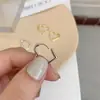 Pinzas para Orejas Únicas con Forma de Corazón Grande Exagerado Color Dorado, Pendientes de Estilo Vintage Nuevos, Artículos de Regalo, Accesorios para Orejas Minimalistas de Nicho al por Mayor