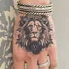 Adesivos de Tatuagem Temporária Cruzados com Cabeça de Leão Herbal para Homens, À Prova d'Água, Duradouros, Tipo Suco, Design de Alto Padrão Rei Leão para Braço, Dorso da Mão, Pescoço, Realista