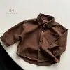 ¡Suave y esponjoso! Camisa de Manga Larga de Color Sólido para Niños y Niñas Coreanos Estilo Versátil Elegante con Cuello Camisero Infantil Tendencia de Otoño 26