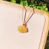 Colgante de Agata Calcedonia Natural de Alta Calidad, Cierre Ruyi, Piedra Preciosa para Hombres y Mujeres, Collar con Colgante de Jade Nube de la Fortuna