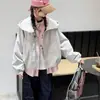 Jaqueta curta casual com capuz para meninas, novo design estiloso 2026, jaqueta com zíper para primavera e outono