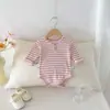 Mono Rayado Nuevo Primavera y Otoño 2026 para Niños y Niñas, Mameluco de Manga Larga para Bebé, Ropa Exterior Sencilla, Capa Base Versátil