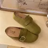 Chinelos Birkenstock vermelhos de calçar para mulheres, novo modelo outono e inverno, chinelos de bico fechado com sola grossa e acabamento em camurça, sapatos de calçar super populares 2026