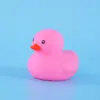 Tienda de Té de Burbujas Vecina Mismo Estilo Pato Amarillo Pequeño Adorno para Coche Sonido Pellizco Grito Adorno Pato Adorno Accesorios Venta al por Mayor