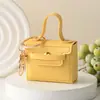 Novas Peças de Acessórios DIY: Estojo de Couro para Fones de Ouvido Sem Fio, Porta-Moedas, Chaveiro, Pingente de Bolsa, Máquina de Pegar Brinquedos