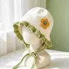 Gorro de Punto para Protección de Oídos de Bebé Otoño/Invierno Estilo Coreano con Volantes Florales Gorro para Bebé de Atar Cálido para Bebé Venta al por Mayor