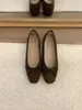 Primer Encuentro Viento de Otoño Ji Wan Mocasines Planos Color Frijol Verde con Lazo de Ante Zapatos de Mujer Otoño 2026 Ballet Par con Faldas