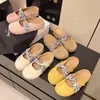 Pantuflas para mujer que aumentan la altura estilo Birkenstock, nuevo modelo popular 2026, medias pantuflas de punta cerrada para uso exterior en verano, sandalias estilo francés de suela gruesa