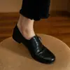 Piel de Vaca de Primera Capa Zapatos Pequeños de Cuero para Mujer Boca Profunda Zapatos de Una Sola Pieza Otoño e Invierno Nuevo Estilo Piel Genuina Punta Redonda Hebilla de Cuero Tacón Bajo Zapatos de Una Sola Pieza Zapatos de Mujer 40