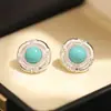 Pendientes Retro de Nicho Estilo Mid-Century de Dos Tonos con Piedras de Imitación Incrustadas Geométricas Exquisitas Versátiles Pendientes de Aguja de Plata para Mujer