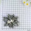 Novos acessórios DIY de flor oca com strass: grampos de cabelo, broches, brincos, flores para sapatos, fivelas para sapatos, acessórios para sapatos e chapéus, acessórios para roupas