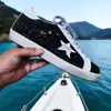 Plantillas Desodorantes de Cuero Genuino, Tenis Auténticos con Lentejuelas, Estilo Callejero Harajuku, Zapatos Sucios con Patrón de Estrellas, Tenis Blancos, Zapatos Talla Grande para Pareja, Forro de Felpa