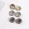 Botones Metálicos con Botones Irregulares Blancos Estilo Abrigo en Oro Claro y Plata Antigua para Ropa DIY, Venta al por Mayor desde Fabricante