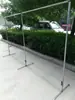 Praça do shopping barraca de rua estande de tiro de balões enchendo balões pistola do dono da barraca parque feira noturna tecido de alvo equipamento jogo