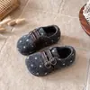 Zapatos Planos de Lunares para Niña 2026 Otoño/Invierno Nuevos Estilo Coreano Zapatos de Algodón Cálidos de Felpa para Bebé Mocasines para Niños Pequeños Modernos