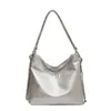 Bolso tote grande casual versátil para mujer 2023 nuevo moderno estilo occidental bolso de hombro simple bolso de axila de alta calidad