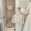 Peça de outer wear versátil para bebês no início do outono, cardigã macio e confortável com zíper e gola semi-alta, top macio e elástico para bebês
