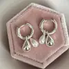 Brincos de Pérola Gota D'água Brincos com Pingente Duplo de Gota D'água Simples e Versáteis Modernos Elegantes Nicho Estilo Coreano Brincos para Mulheres