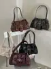 Bolsa Estilosa Estilo Motociclista para Axila Feminina Chegada Nova Outono 2026 Elegante Grande Capacidade Relaxada para Deslocamento Diário Bolsa de Ombro Único Transversal