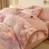 Uma. Conjunto de cama de quatro peças 100% algodão, com lado B em veludo de leite, capa de edredom de algodão escovado, lençol de cama de fleece de coral espesso e quente, e colcha