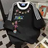 Camiseta Masculina de Manga Curta Estilo Americano Slim-Fit Estampada Shin-Chan, Verão 2026 Patchwork de Três Listras Top 100% Algodão
