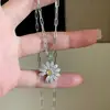 Collar de margarita de plata de ley maciza S925, estilo coreano de nicho, personalizado, adecuado tanto para hombres como para mujeres, cadena versátil para la clavícula floral