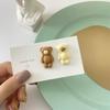 S925 Agulha de Prata Urso Coelho Brincos Assimétricos Outono e Inverno Cor do Leite Doce Dos Desenhos Animados Brincos de Resina Brincos de Menina