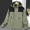 En Stock Chaqueta de Asalto para Exteriores Cortavientos Repelente al Agua Transpirable Capucha Desmontable Ligera Unisex para Montañismo Chaqueta Casual