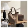 Bolsa Feminina de Design de Nicho com Padrão Lichia, Bolsa de Mão Lisa, Novo Modelo 2026, Bolsa Saco Feminina Casual Simples