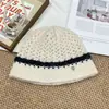 Chapéu de Pescador de Tricô Estilo Coreano Ins para Mulheres, Novo Estilo Versátil de Inverno, Chapéu Bucket Elegante e de Alta Qualidade que Faz o Rosto Parecer Menor