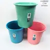 Bote de basura de plástico al por mayor de la tienda departamental Linyi para papel seco triturado, snacks, residuos, puesto callejero, hogar, sala de estar