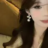 Pendientes Vintage de Perlas y Flores Elegantes y Románticos Estilo Francés, Dulces y Delicados Accesorios para Orejas Suaves para Mujeres