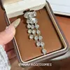Impresionante anillo de diamantes vintage, diseño de nicho retro exquisito de lujo ligero con un toque de alta gama y artesanía intrincada