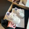 Zapatos Casuales de Suela Suave para Niñas de 6-12 Años Estilo Primavera y Otoño Estilo Princesa Zapatos Blancos Pequeños Velcro Superficie de Cuero Infantil Zapatos Deportivos