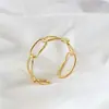 Pulsera de Metal Minimalista Moderna Estilo Coreano para Mujer Pulsera Hueca Retorcida Pulsera para Mujer Celebridad de Internet Versátil Venta al por Mayor