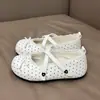 Sandálias Mary Jane florais versáteis pequenas para mulheres 2026 verão novo fofo bolinhas velcro estudante boca rasa sapatos de uma cor