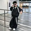 Ropa para Niños Conjunto de Chaqueta de Otoño para Niños 2026 Nuevo Estilo Primavera y Otoño para Niños Mayores, Moda de Otoño Deportiva y Elegante Exportación
