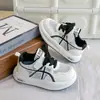 Nuevos Zapatos de Lona de Malla Individual para Niños Verano 2026 Zapatos Deportivos Transpirables Versátiles de Moda para Niños y Niñas Zapatos de Malla Casuales Ligeros