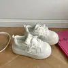 Zapatillas blancas de plataforma para chica baja, mujer, nuevo estilo 2026 primavera/verano, estilo celebridad de internet, con faldas, de caña baja, casuales, tipo skate