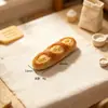 Mini Baguete Simulação Pão de Café da Manhã Cena de Padaria Brinquedo de Comida em Miniatura Ornamento DIY Acessório Chaveiro Pingente