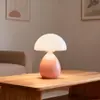 Lámpara de Mesa Personalizada Transfronteriza Cerámica Nórdica Color Crema Hongo Lámpara de Noche Decorativa Atmósfera Creativa para Dormitorio Luz Nocturna