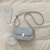 Bolso pequeño texturizado para mujer, nuevo y moderno 2026, bolso cuadrado pequeño retro para el hombro, bolso de hombro y bolso cruzado popular de otoño